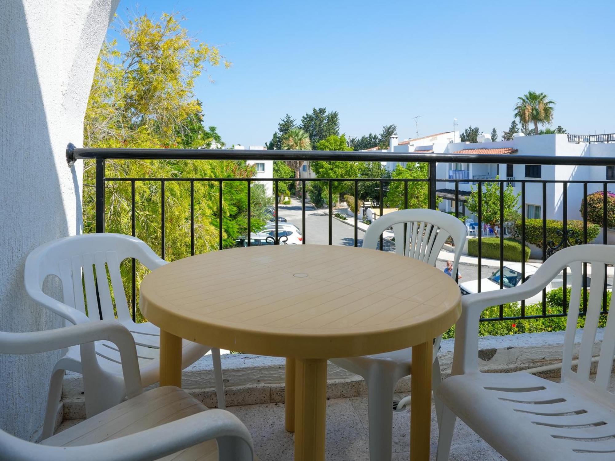 Resitour - Paphos Gardens Apartman Kültér fotó
